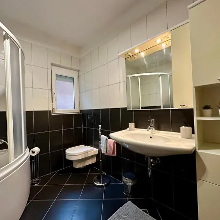 Dujam Apartman Rab Town