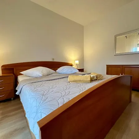 Dujam Apartman Rab Town