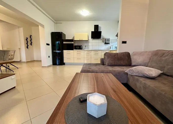 Dujam Apartman Rab Town